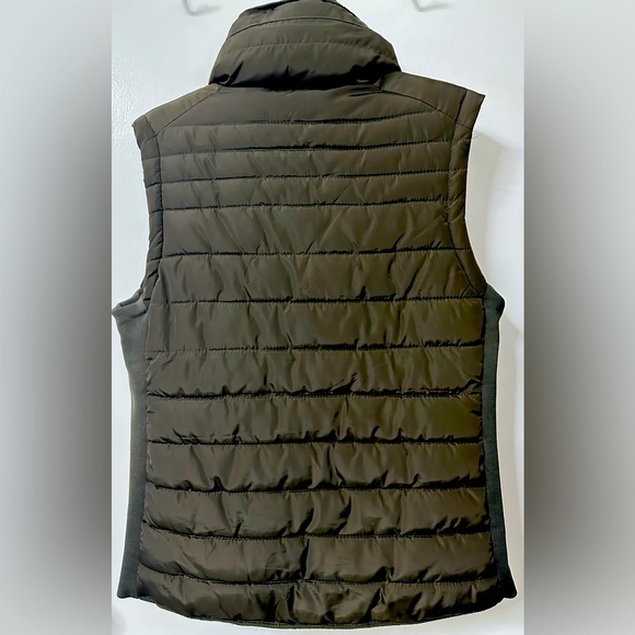 Special one -ladies long puff green vest - Picture 3 of 8